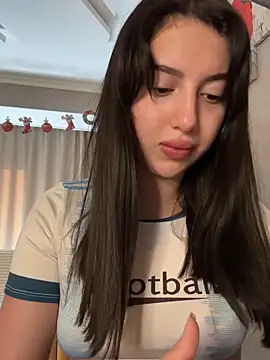 Snapshot of Tasty_Nora chatting on 11.16.25 Tasty Nora online show from 11.16.25