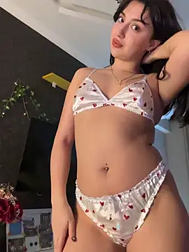 Snapshot of Tasty_Nora chatting on 12.02.25 Tasty Nora online show from 12.02.25