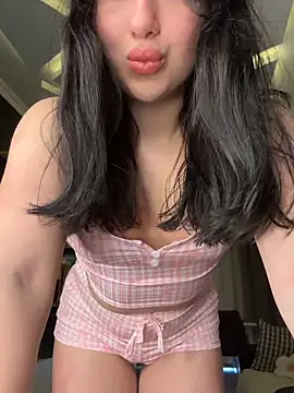 Snapshot of Tasty_Nora chatting on 05.16.26 Tasty Nora online show from 05.16.26