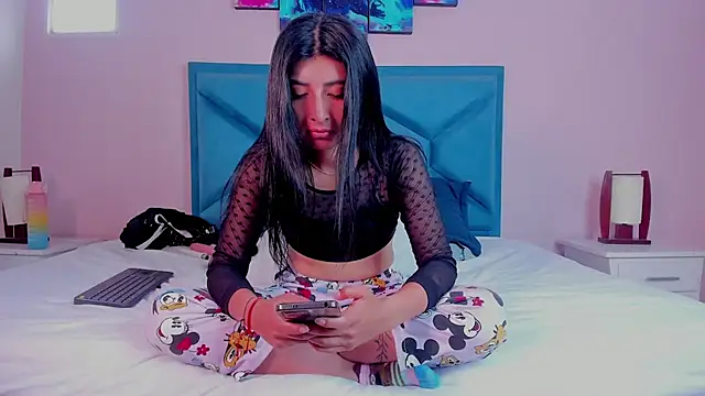 EmmaWilliamss online show from 12.26.24