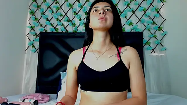 EmmaWilliamss online show from 02.04.25