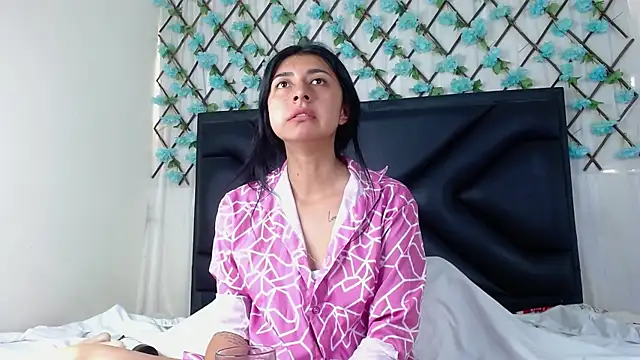 Snapshot of EmmaWilliamss chatting on 01.09.26 EmmaWilliamss online show from 01.09.26