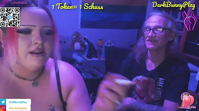 Snapshot of DarkBunnyPlay chatting on 09.27.25 DarkBunnyPlay online show from 09.27.25