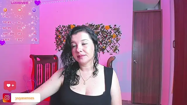 Snapshot of yuya_ss chatting on 10.14.25 yuya ss online show from 10.14.25