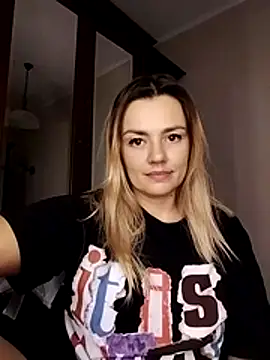 Snapshot of KrissSexi chatting on 10.24.25 KrissSexi online show from 10.24.25