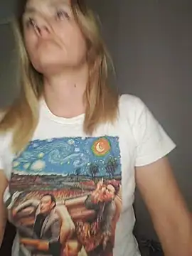 Snapshot of KrissSexi chatting on 10.28.25 KrissSexi online show from 10.28.25