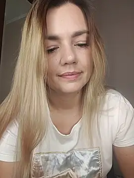 Snapshot of KrissSexi chatting on 10.29.25 KrissSexi online show from 10.29.25