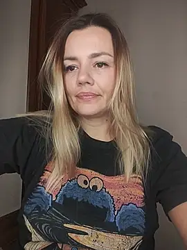 Snapshot of KrissSexi chatting on 11.01.25 KrissSexi online show from 11.01.25