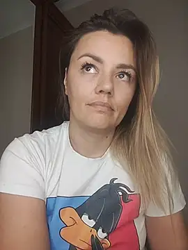 Snapshot of KrissSexi chatting on 11.05.25 KrissSexi online show from 11.05.25