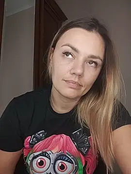 Snapshot of KrissSexi chatting on 11.07.25 KrissSexi online show from 11.07.25