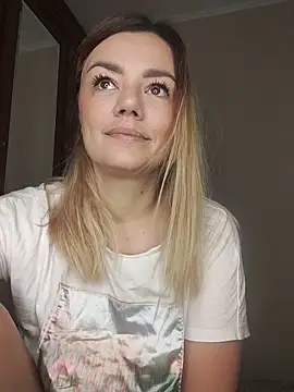 Snapshot of KrissSexi chatting on 11.14.25 KrissSexi online show from 11.14.25