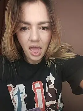 Snapshot of KrissSexi chatting on 11.16.25 KrissSexi online show from 11.16.25