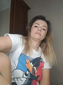 Snapshot of KrissSexi chatting on 11.25.25 KrissSexi online show from 11.25.25