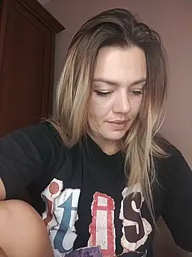 Snapshot of KrissSexi chatting on 11.26.25 KrissSexi online show from 11.26.25