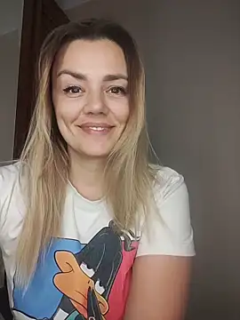 Snapshot of KrissSexi chatting on 12.01.25 KrissSexi online show from 12.01.25