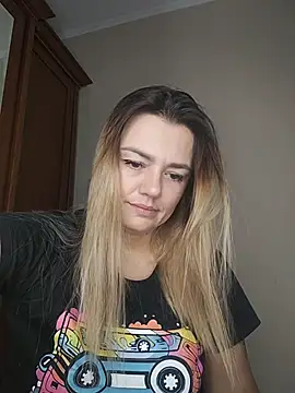 Snapshot of KrissSexi chatting on 12.05.25 KrissSexi online show from 12.05.25