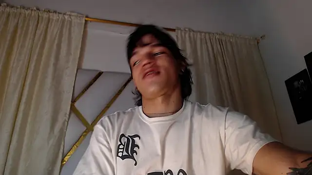 Snapshot of AlbertBernal69 chatting on 02.12.25 AlbertBernal69 online show from 02.12.25