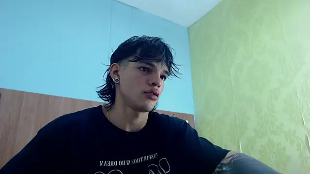 Snapshot of AlbertBernal69 chatting on 03.10.25 AlbertBernal69 online show from 03.10.25