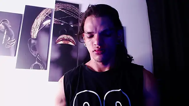 Snapshot of AlbertBernal69 chatting on 10.30.25 AlbertBernal69 online show from 10.30.25