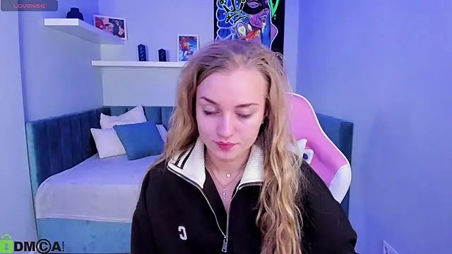 Snapshot of Barbie_Lis chatting on 11.21.25 Barbie Lis online show from 11.21.25