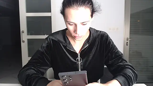Snapshot of Gianina-Ts chatting on 02.05.25 Gianina-Ts online show from 02.05.25