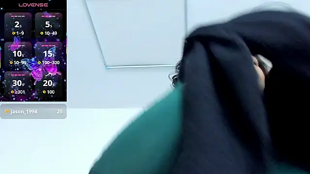 Snapshot of ZiaCalifa chatting on 11.26.25 ZiaCalifa online show from 11.26.25