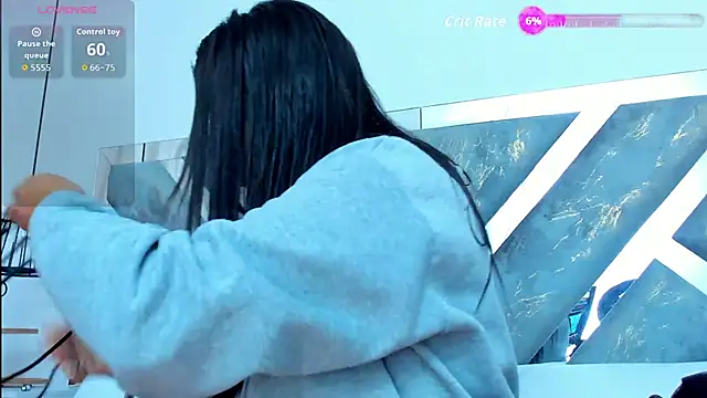 Snapshot of ZiaCalifa chatting on 11.28.25 ZiaCalifa online show from 11.28.25