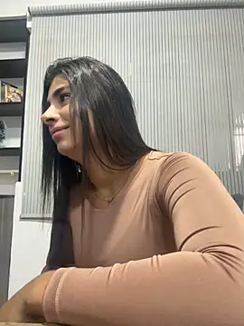 Snapshot of ZiaCalifa chatting on 12.01.25 ZiaCalifa online show from 12.01.25