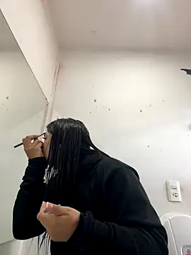 Snapshot of ZiaCalifa chatting on 12.04.25 ZiaCalifa online show from 12.04.25