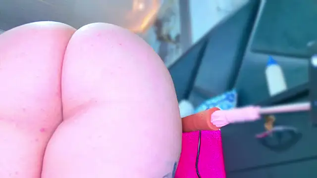 NathaxaLeans online show from 12.22.25