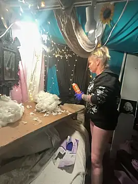 SummerBlueMoon online show from 03.04.26