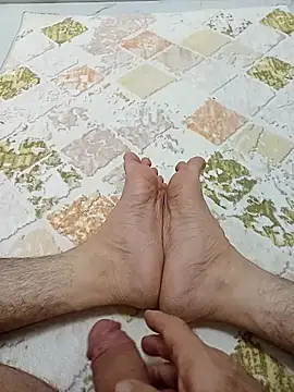 Snapshot of Hardapple01 chatting on 11.18.25 Hardapple01 online show from 11.18.25