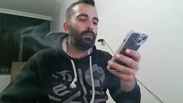 Snapshot of tgltplsr chatting on 12.03.24 tgltplsr online show from 12.03.24