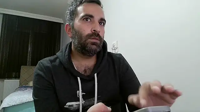 Snapshot of tgltplsr chatting on 12.31.24 tgltplsr online show from 12.31.24