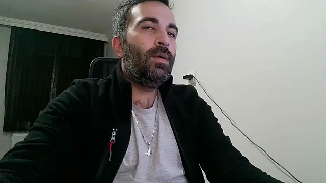 Snapshot of tgltplsr chatting on 01.01.25 tgltplsr online show from 01.01.25