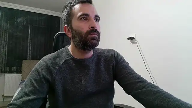 Snapshot of tgltplsr chatting on 01.04.25 tgltplsr online show from 01.04.25