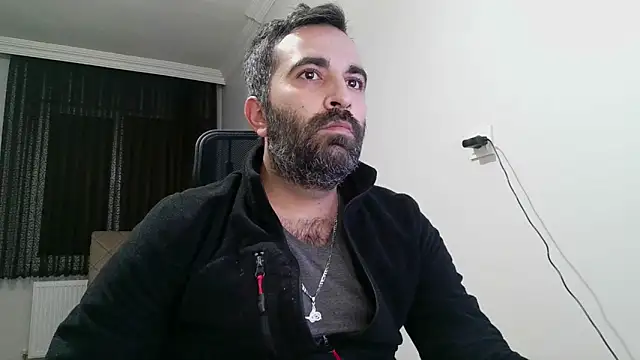 Snapshot of tgltplsr chatting on 01.06.25 tgltplsr online show from 01.06.25