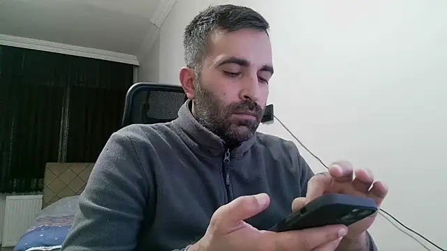 Snapshot of tgltplsr chatting on 01.18.25 tgltplsr online show from 01.18.25