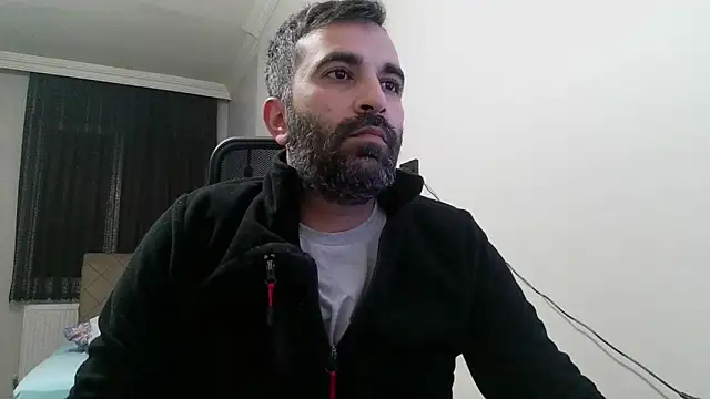 Snapshot of tgltplsr chatting on 02.01.25 tgltplsr online show from 02.01.25