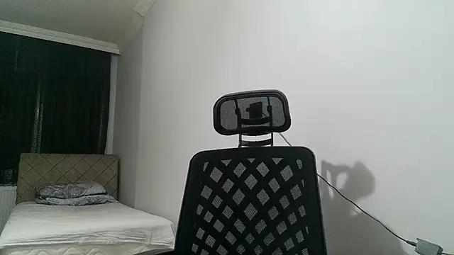 Snapshot of tgltplsr chatting on 03.02.25 tgltplsr online show from 03.02.25