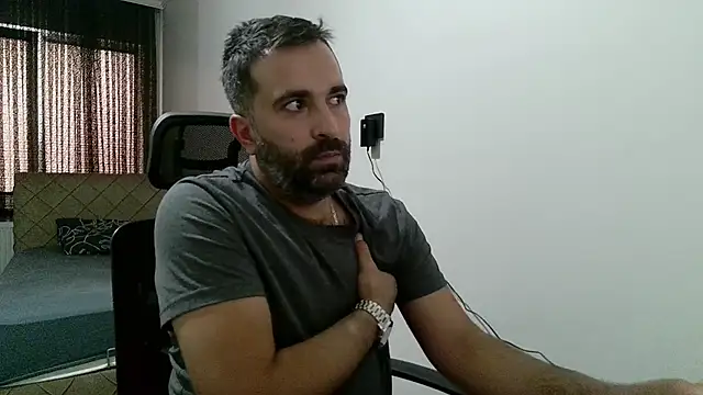 Snapshot of tgltplsr chatting on 09.18.25 tgltplsr online show from 09.18.25