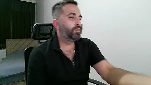 Snapshot of tgltplsr chatting on 10.08.25 tgltplsr online show from 10.08.25