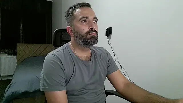 Snapshot of tgltplsr chatting on 10.10.25 tgltplsr online show from 10.10.25