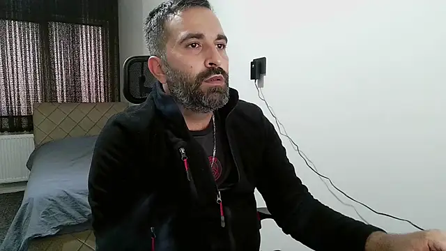 Snapshot of tgltplsr chatting on 10.16.25 tgltplsr online show from 10.16.25