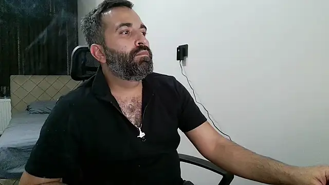 Snapshot of tgltplsr chatting on 10.29.25 tgltplsr online show from 10.29.25