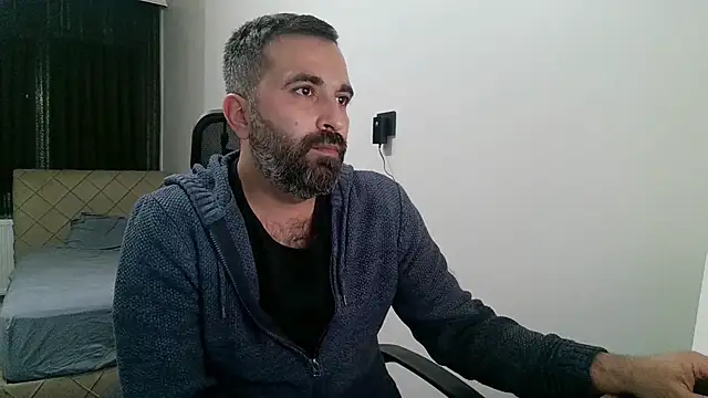 Snapshot of tgltplsr chatting on 11.13.25 tgltplsr online show from 11.13.25