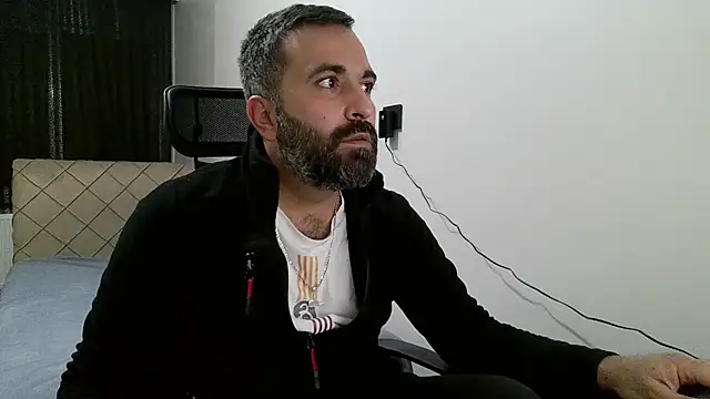 Snapshot of tgltplsr chatting on 11.22.25 tgltplsr online show from 11.22.25