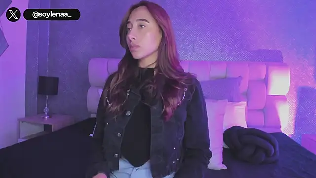 Snapshot of lena_banks chatting on 10.13.25 lena banks online show from 10.13.25