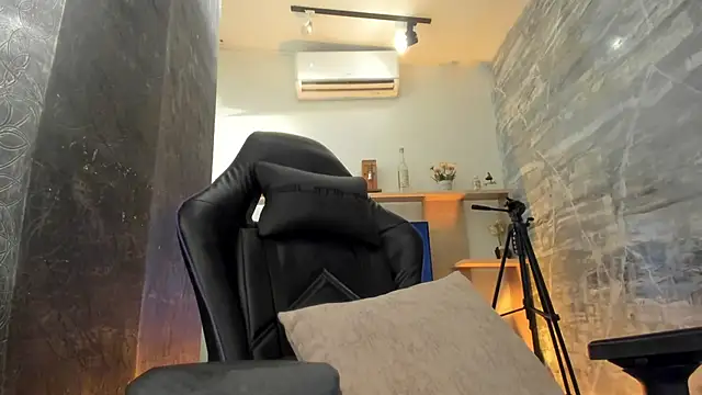 LunaBaker-1 online show from 09.09.25