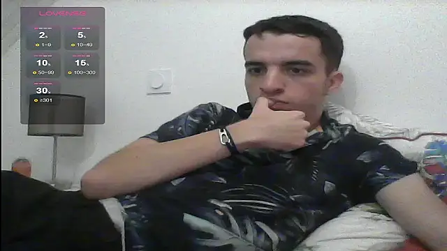 Snapshot of Tombgy07 chatting on 12.03.24 Tombgy07 online show from 12.03.24